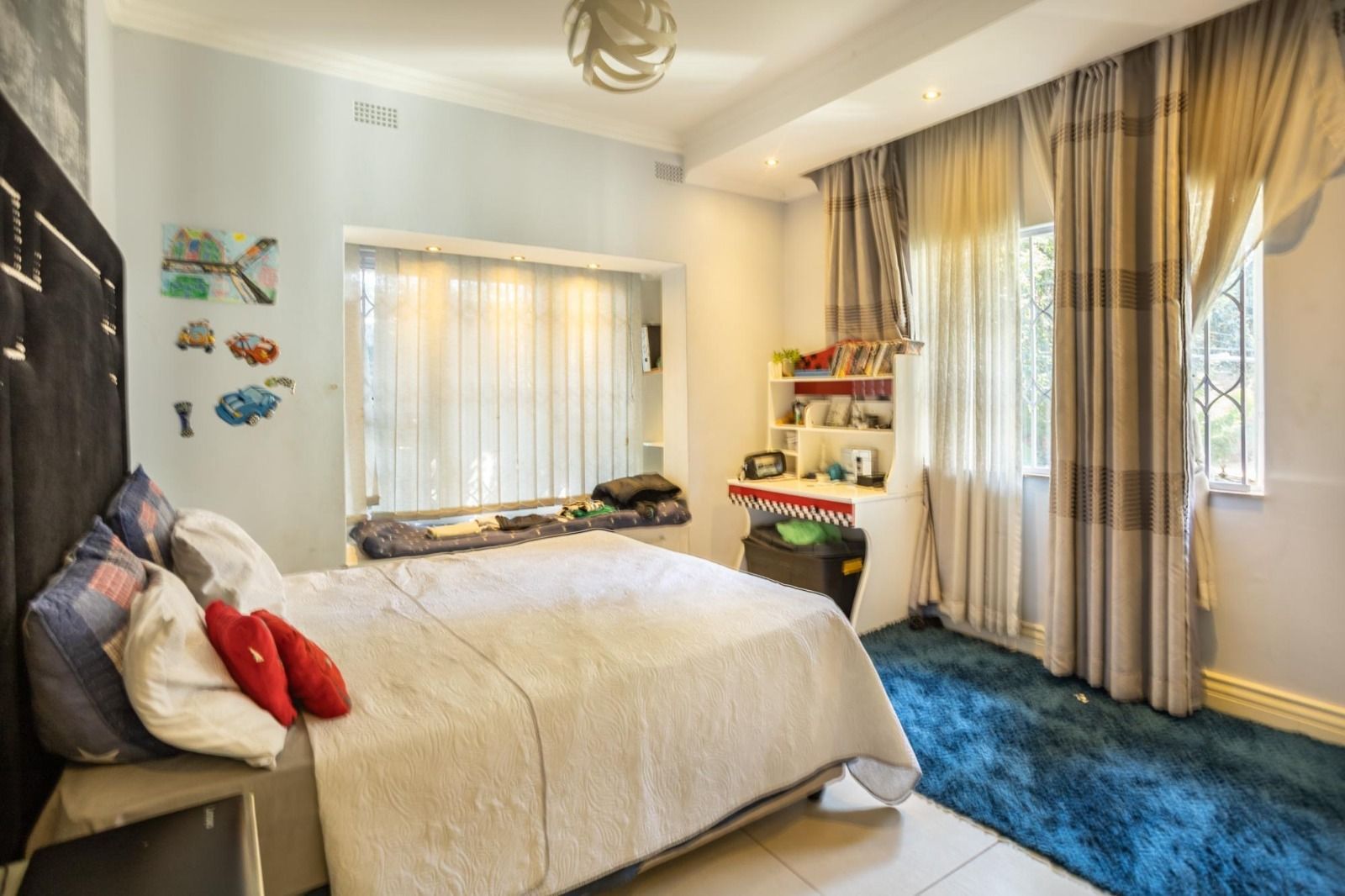 House For Sale In Alex Park — photo 3