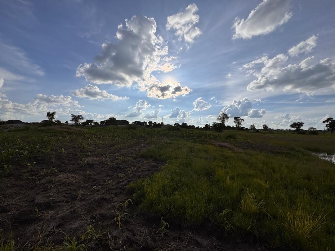 PLOT FOR SALE IN NORTON — Norton