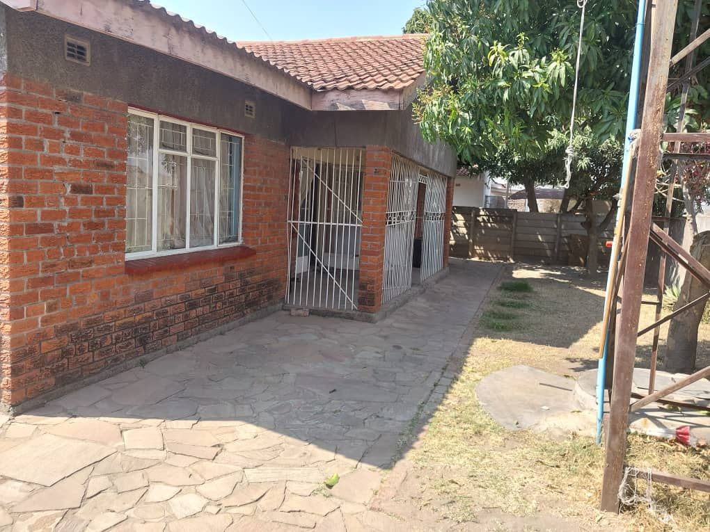 House for Sale In Zimre Park — photo 5