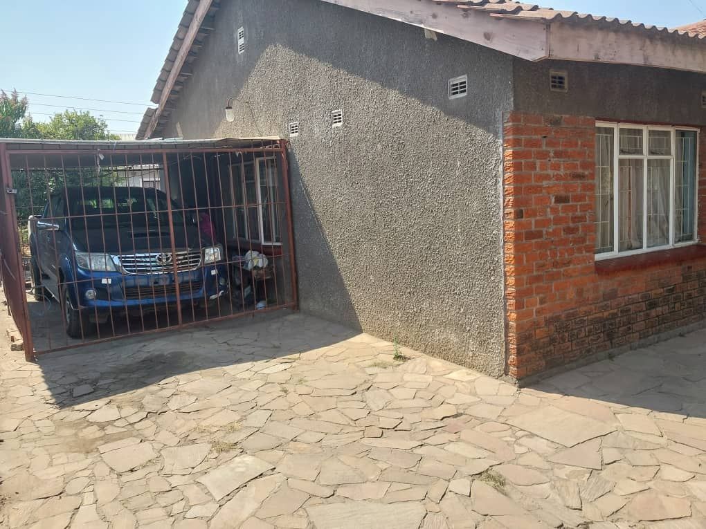 House for Sale In Zimre Park — photo 9