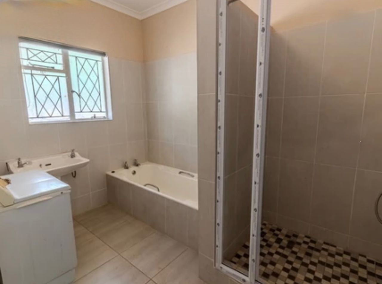 House for sale In Borrowdale — photo 3