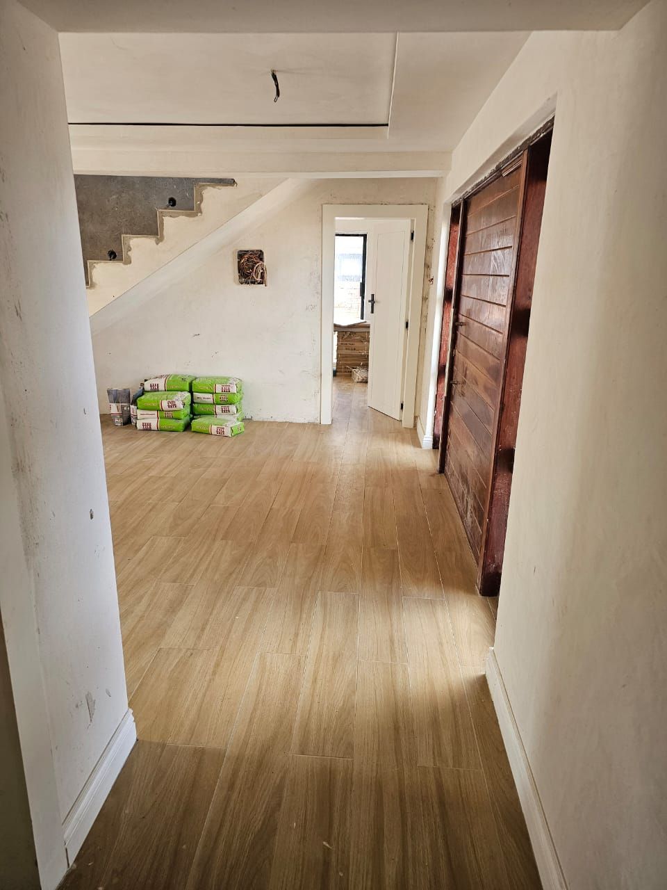 HOUSE FOR SALE IN ARLINGTON — Arlington