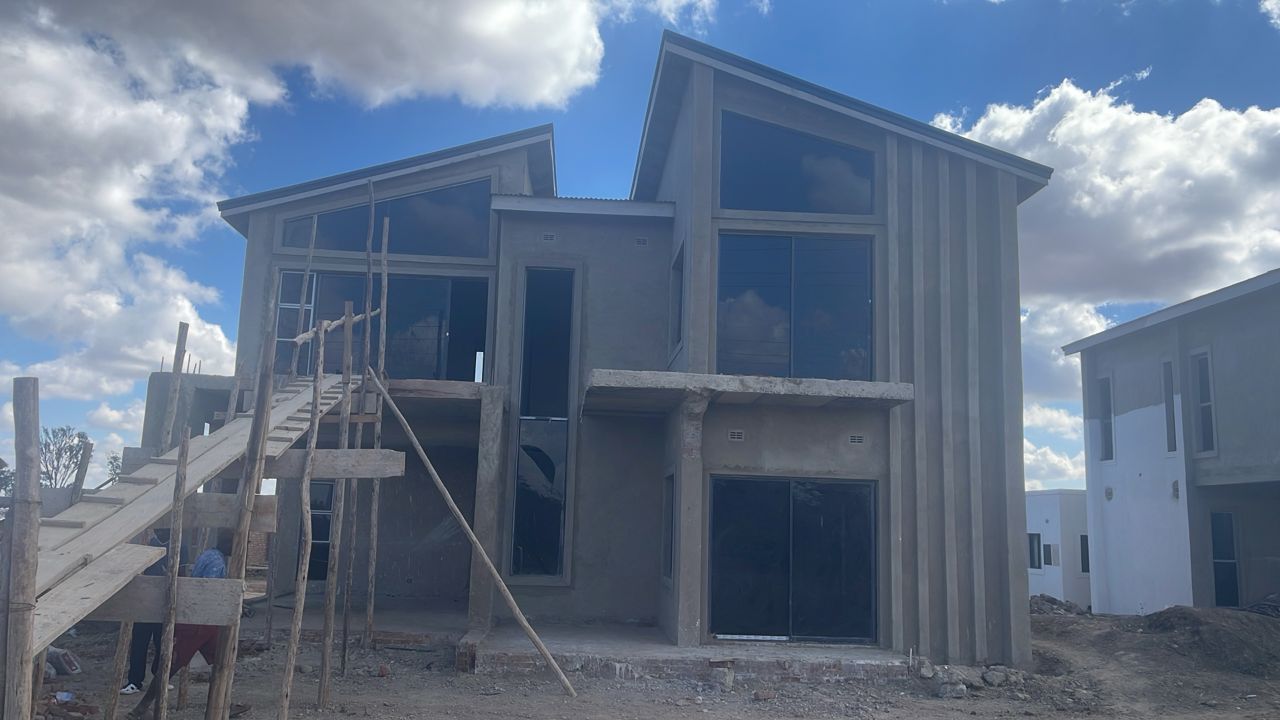 House For Sale in Fairview — Fairview