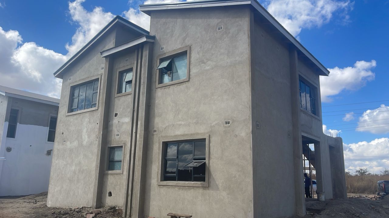 House For Sale in Fairview — photo 2