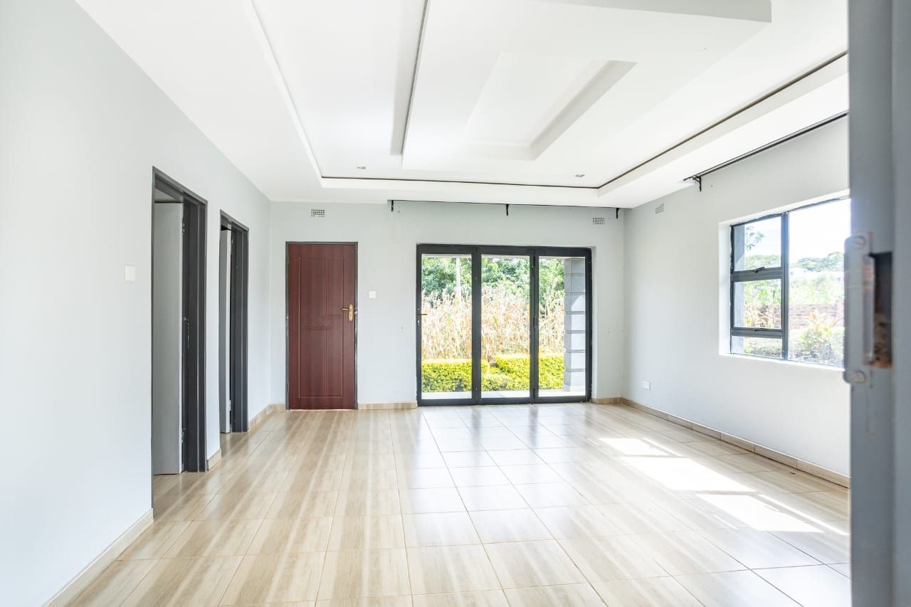 House For Sale in Brookview — photo 2