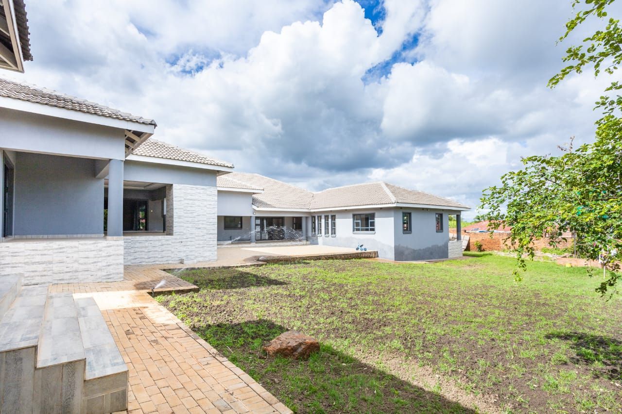 House For Sale in Brookview — photo 5