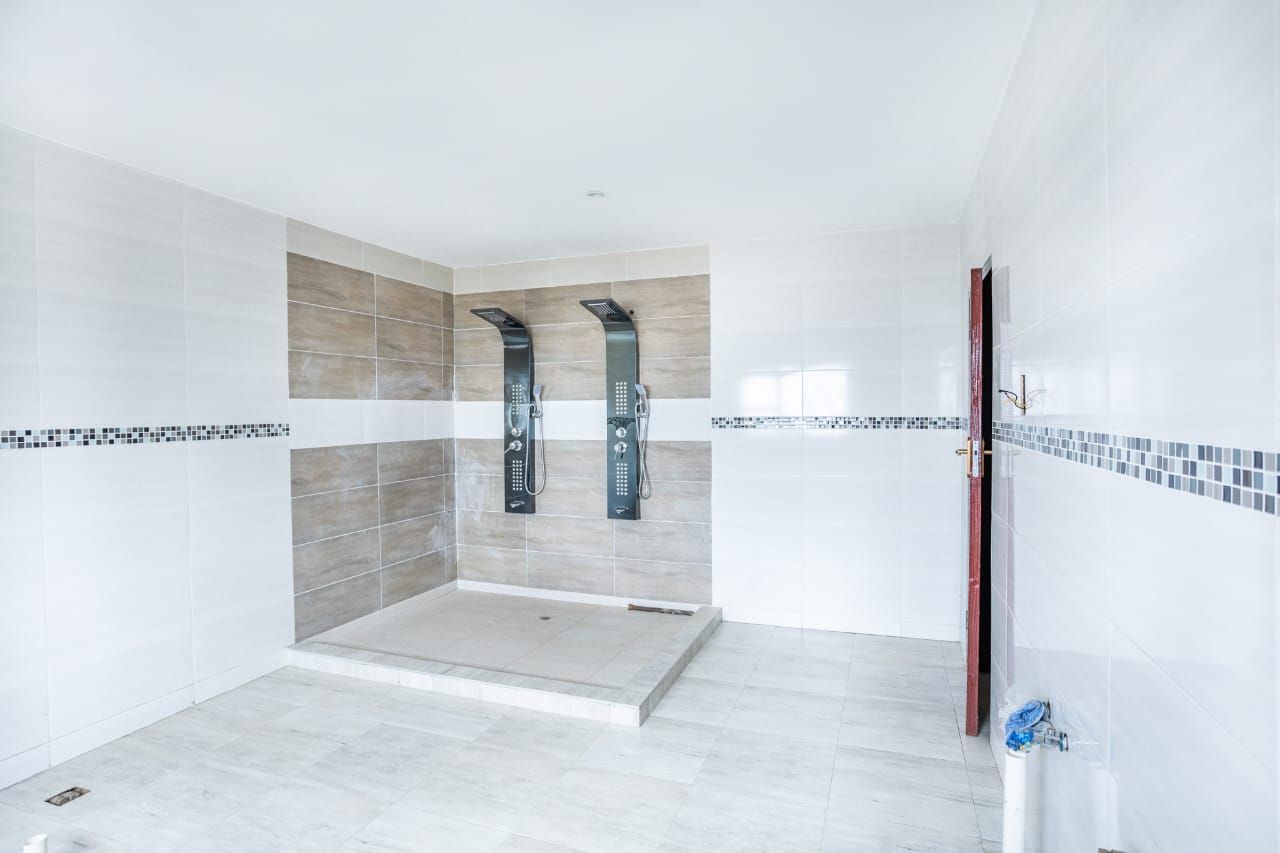 House For Sale in Brookview — photo 6