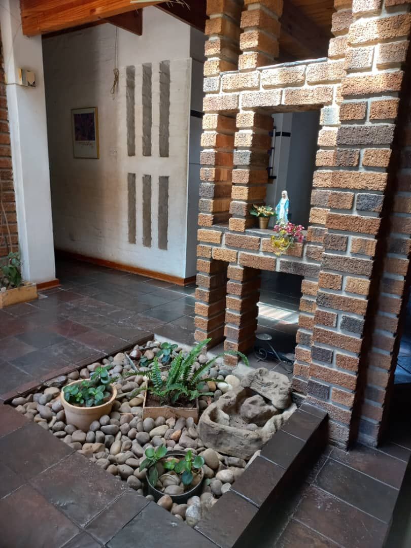 House For Sale in Glen Lorne. — photo 7
