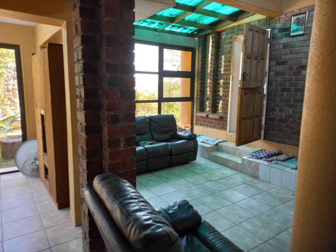 House For Sale in Glen Lorne. — photo 6
