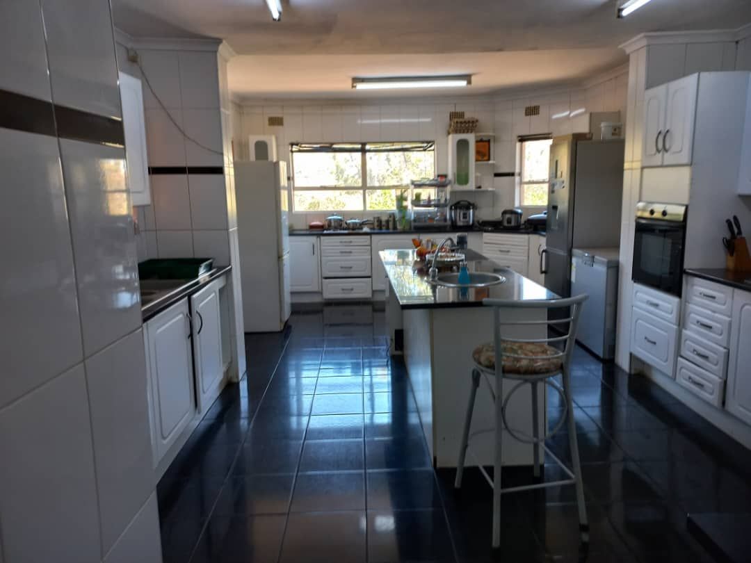 House For Sale in Glen Lorne. — photo 5
