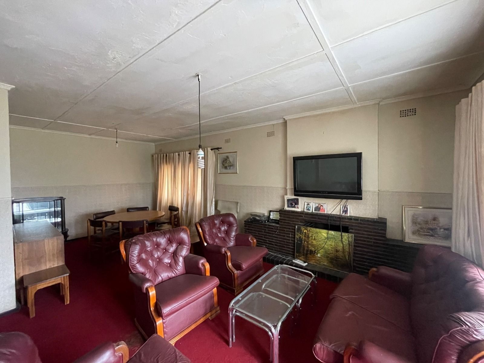 House For Sale In Highfield — photo 8