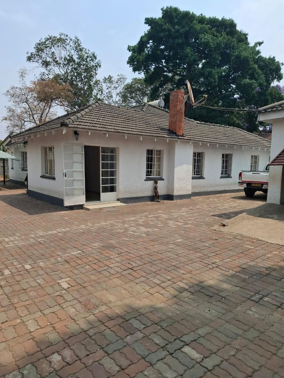House For Sale In Avondale — Avondale West
