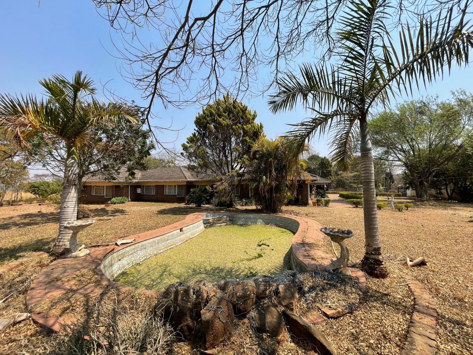 House For Sale In Horgety Hills — Borrowdale
